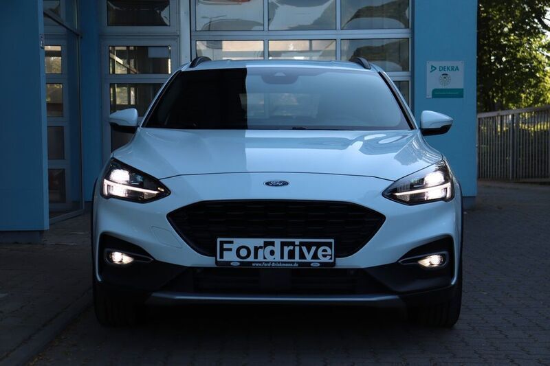 Gebraucht Ford Focus Active X 125 PS (91 kW) 2022 Weiß Limousine