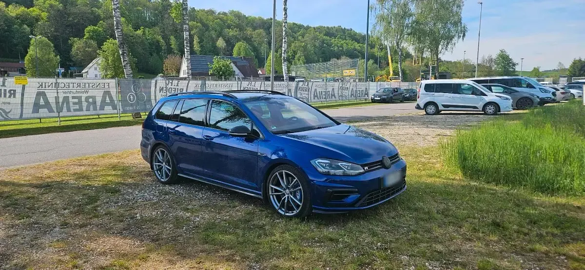 Gebraucht VW Golf VII R 300 PS (220 kW) 2019 Blau Kombi