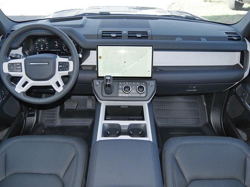 Neu Land Rover Defender SE Dynamic 249 PS (183 kW) 2026 Grün SUV