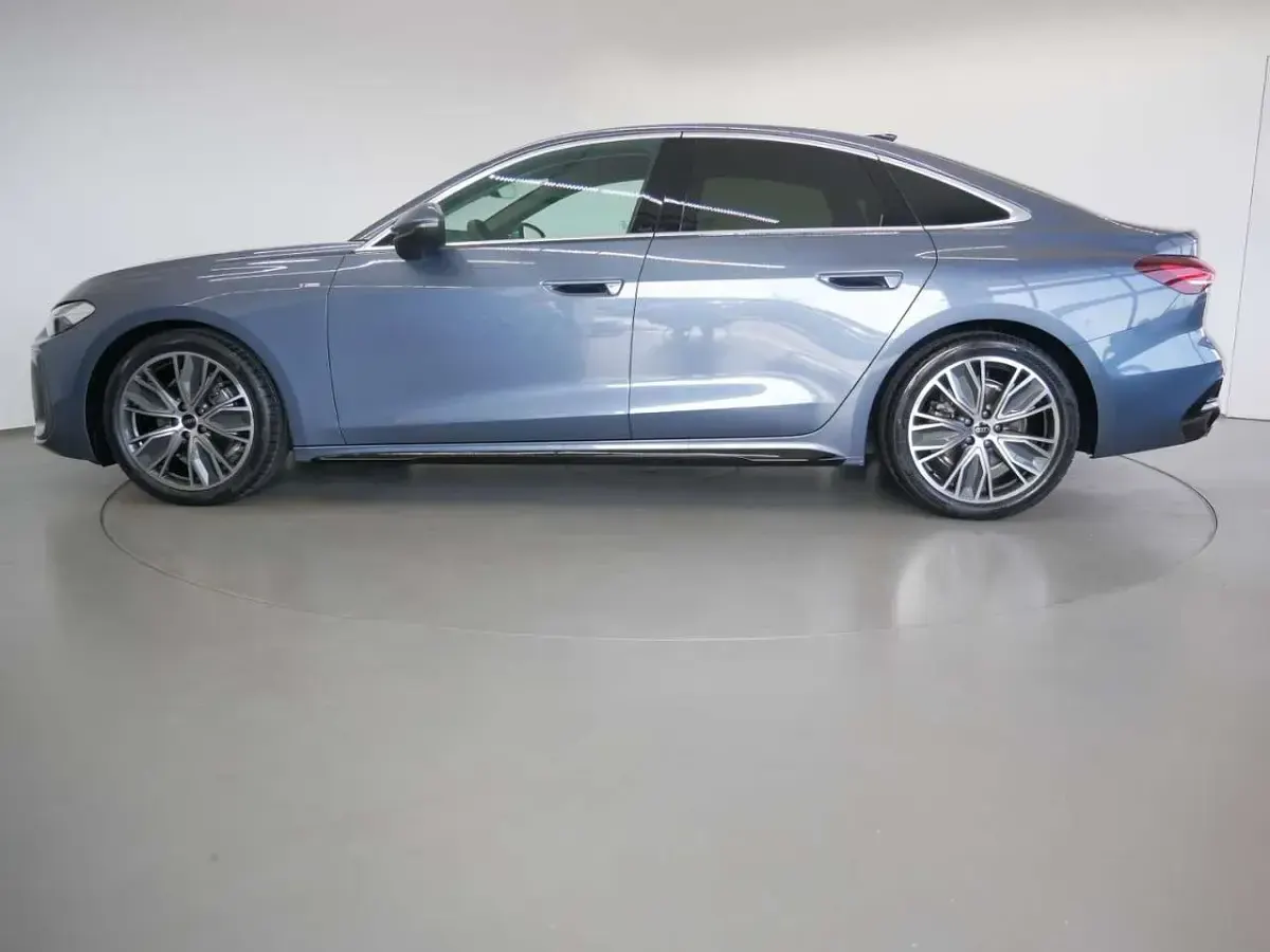 Gebraucht Audi A5 S-Line 204 PS (150 kW) 2025 Horizontblau metallic Limousine