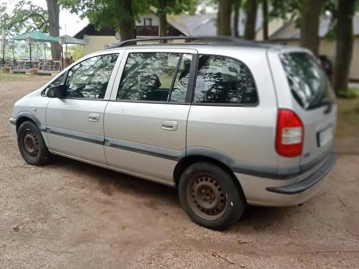 Second-hand Opel Zafira 125 CP (91 kW) 2003 Gri Monovolum