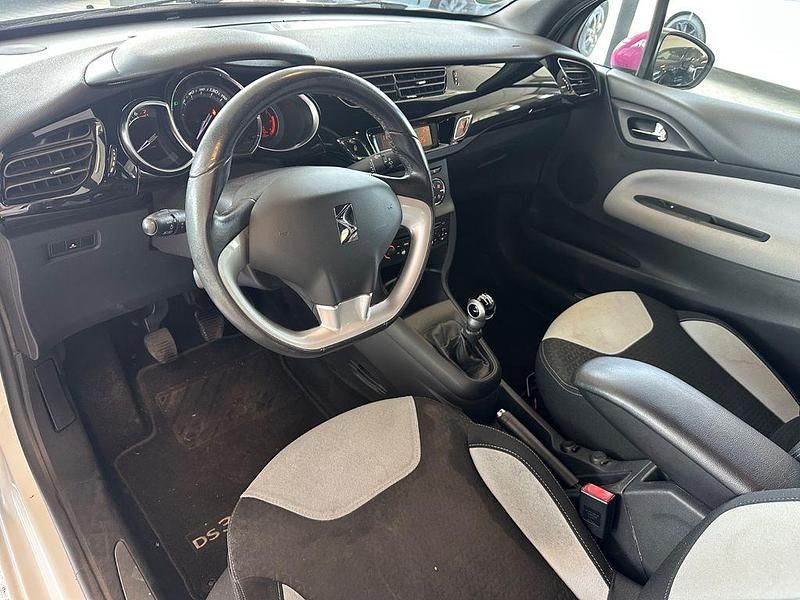 Gebraucht Citroën DS3 Chic 95 PS (69 kW) 2012 Weiß Kleinwagen