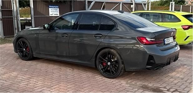 Grau Gebraucht 2023 BMW M340 Sport Line Limousine | 54.990 € (Teuer) - Bild 1/4