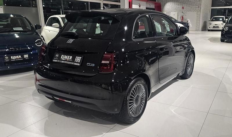 Gebraucht Fiat 500e Action 69 kW (95 PS) 2021 Schwarz Limousine