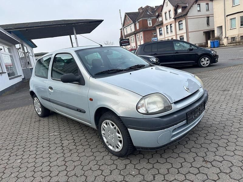 Gebraucht Renault Clio II Authentique 60 PS (44 kW) 2001 Grau Kleinwagen