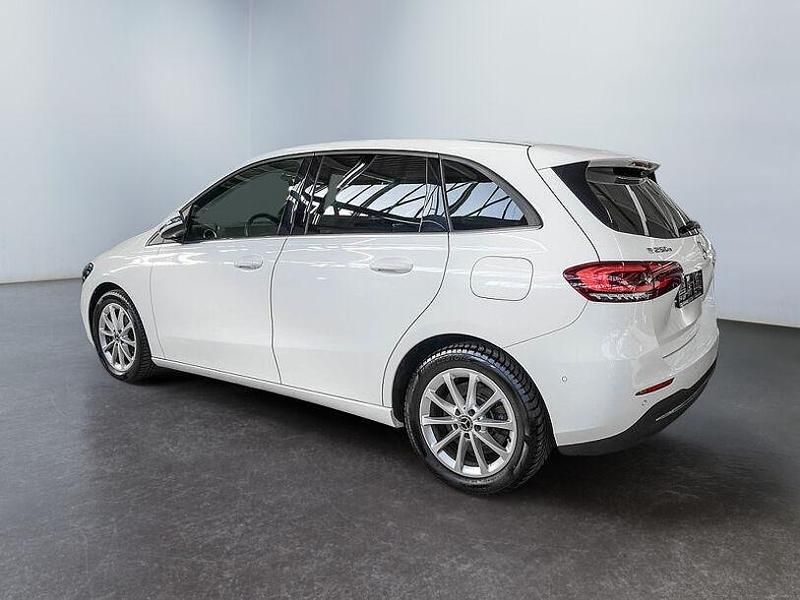 Gebraucht Mercedes B250e 160 PS (117 kW) 2022 Andere Van / Kleinbus