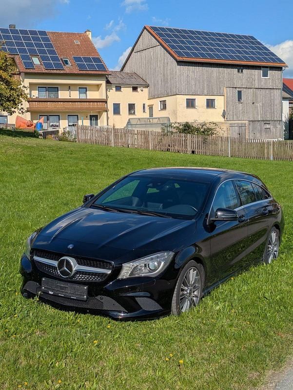 Schwarz Gebraucht 2015 Mercedes CLA220 Shooting Brake Kombi | 14.900 € (Etwas zu teuer) - Bild 1/4