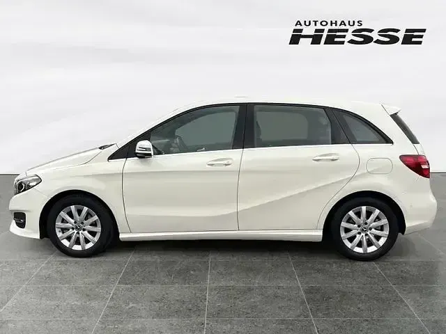 Gebraucht Mercedes B180 Style 122 PS (89 kW) 2018 Weiß Kleinwagen