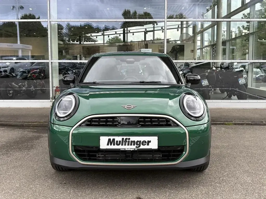 Gebraucht Mini Cooper Favoured 114 kW (156 PS) 2025 Britisch racing green iv (metallic) Kleinwagen