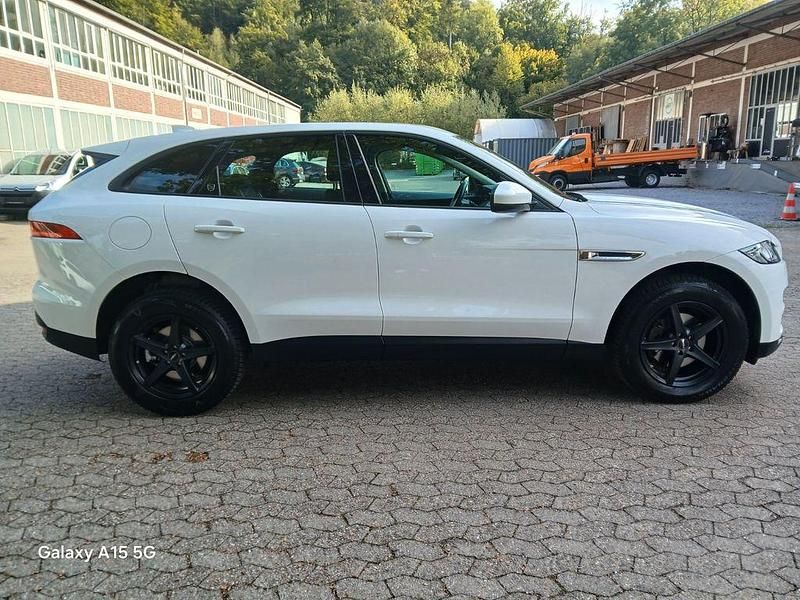 Gebraucht Jaguar F-Pace Pure 179 PS (131 kW) 2016 Weiß SUV