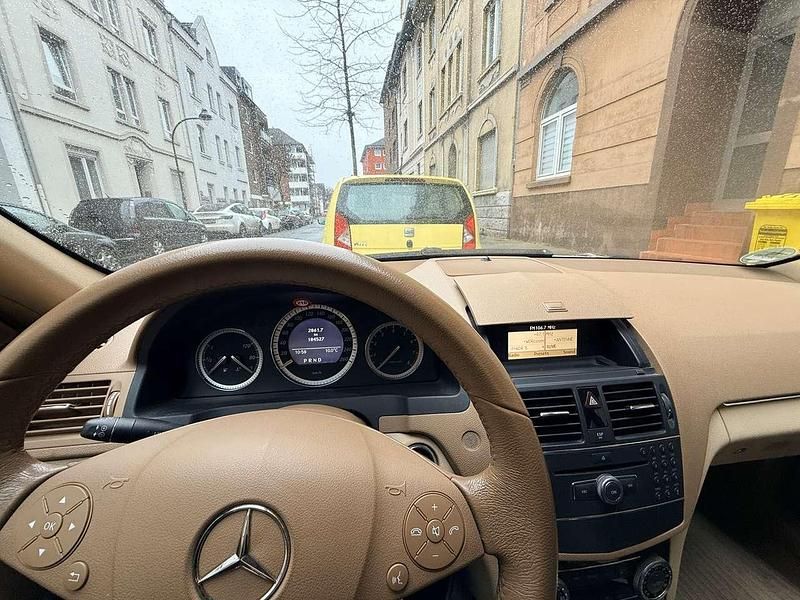 Gebraucht Mercedes C180 Elegance 156 PS (114 kW) 2007 Weiß Limousine
