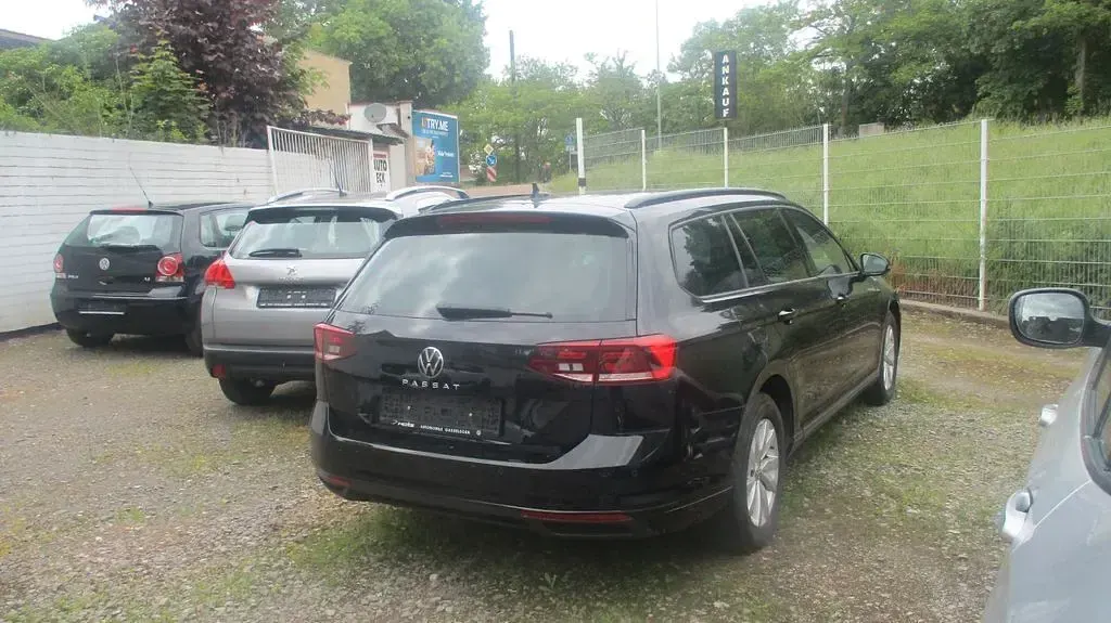 Używany VW Passat 150 KM (110 kW) 2023 Czarny Kombi