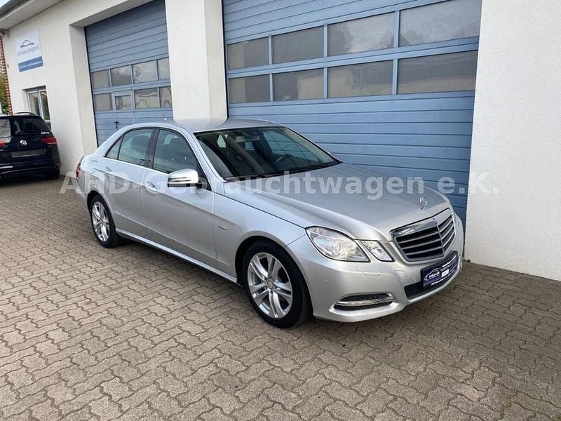 Gebraucht Mercedes E220 Avantgarde 170 PS (125 kW) 2011 Silber Limousine