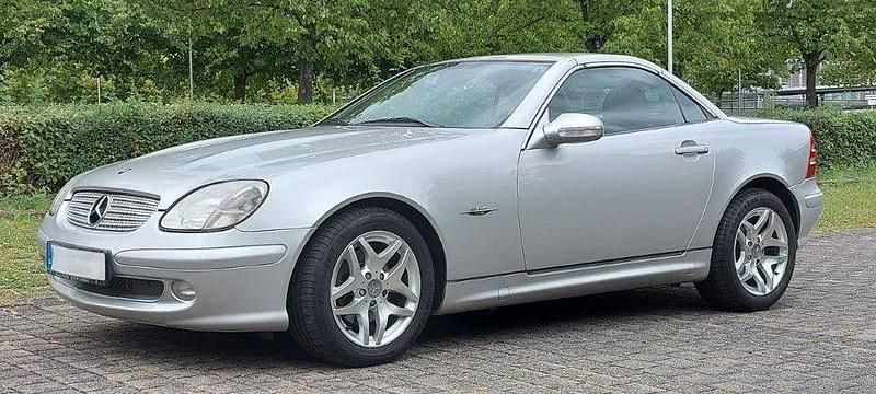 Silber Gebraucht 2004 Mercedes SLK200 Edition Cabrio | 5.200 € (Teuer) - Bild 1/4