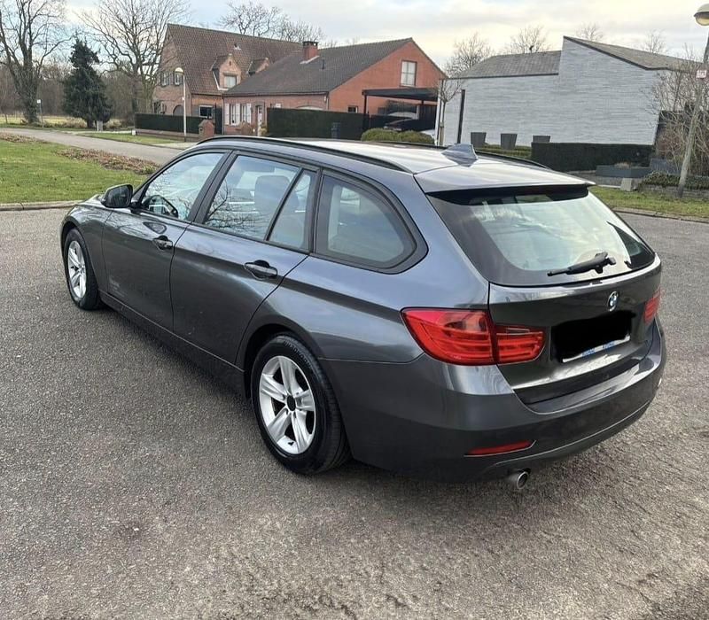 Gebraucht BMW 318 150 PS (110 kW) 2014 Blau Kombi