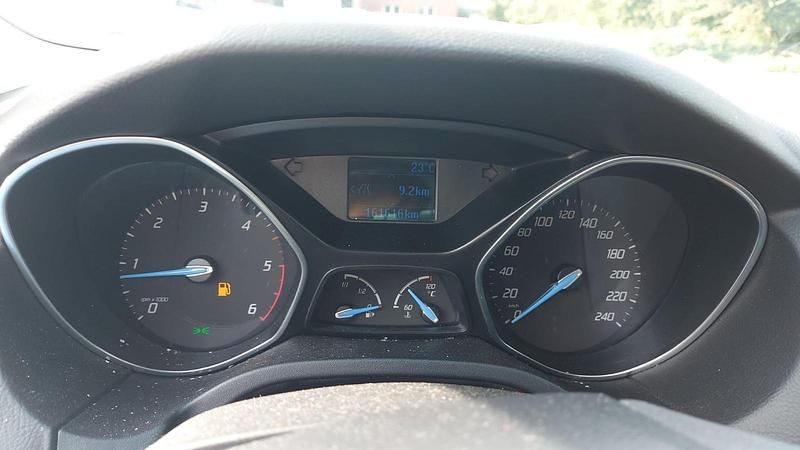 Second-hand Ford Focus 115 CP (84 kW) 2012 Gri Break