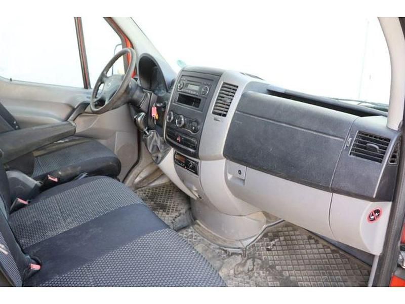 Gebraucht Mercedes Sprinter 129 PS (94 kW) 2010 Blutorange neu 86 Van