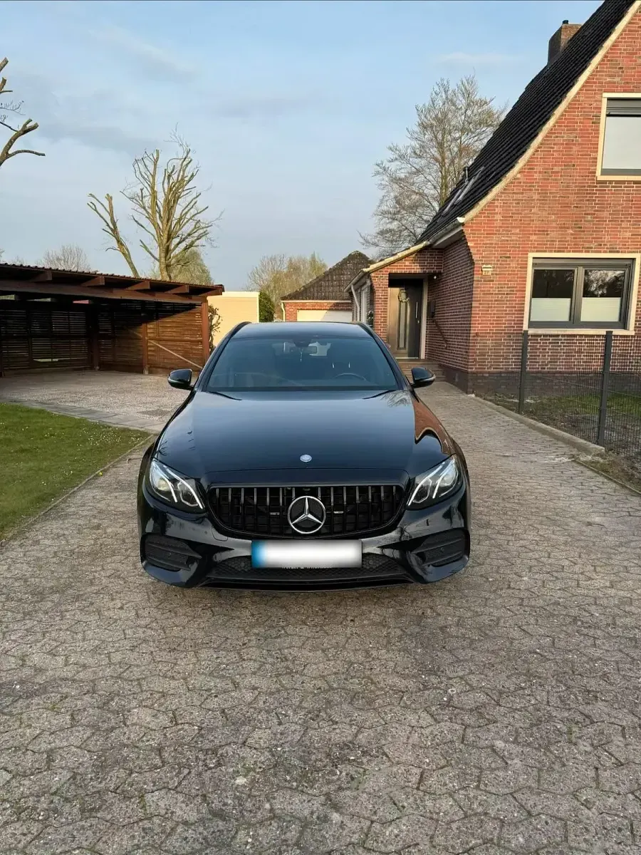 Gebraucht Mercedes E220 194 PS (142 kW) 2017 Schwarz Kombi