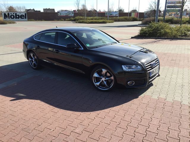 Schwarz Gebraucht 2011 Audi A5 Sportback Kleinwagen | 23.500 € - Bild 1/4