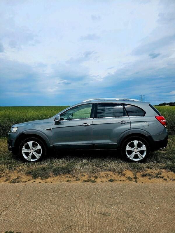Grau Gebraucht 2013 Chevrolet Captiva LTZ SUV | 5.250 € (Superpreis) - Bild 1/4