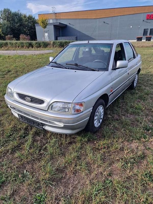 Gebraucht 1994 Ford Escort Ghia Limousine | 10.000 € - Bild 1/4