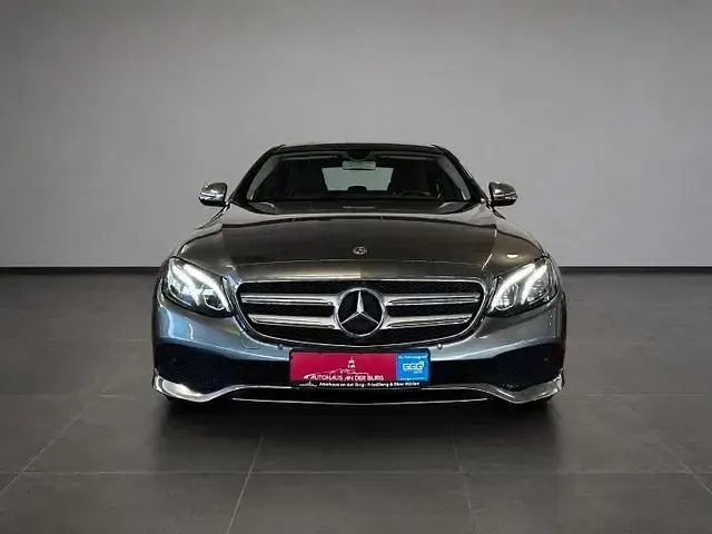 Gebraucht Mercedes E200 Avantgarde 184 PS (135 kW) 2018 Selenitgrau  metalliclack Limousine