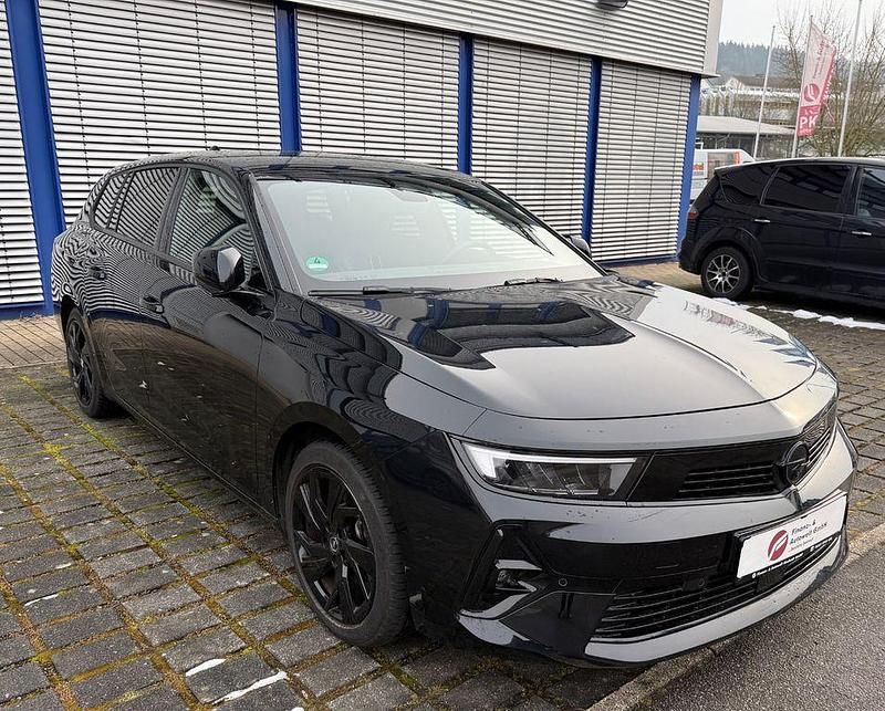 Gebraucht Opel Astra 131 PS (96 kW) 2024 Schwarz Kombi