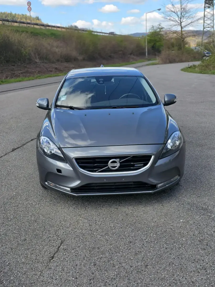 Gebraucht Volvo V40 114 PS (83 kW) 2014 Grau Limousine