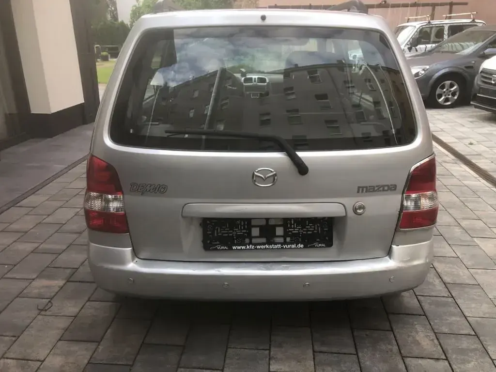 Gebraucht Mazda Demio 75 PS (55 kW) 2000 Silber Kleinwagen
