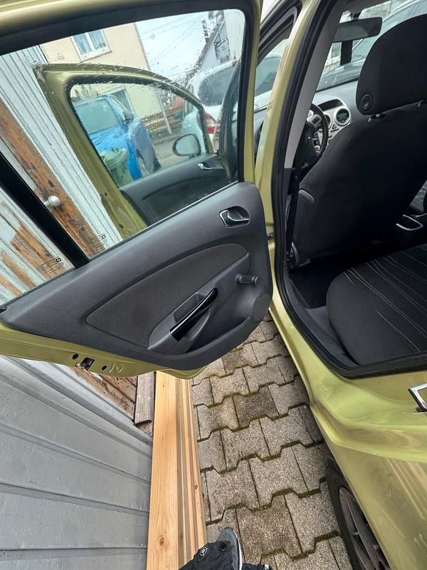 Gebraucht Opel Corsa 65 PS (47 kW) 2007 Grün Kleinwagen