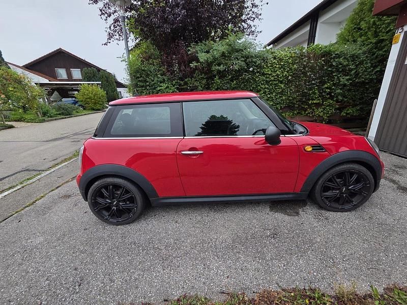 Gebraucht Mini ONE 75 PS (55 kW) 2012 Rot Kleinwagen