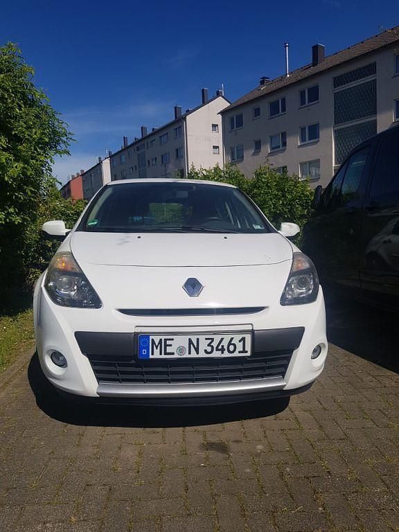 Usata Renault Clio II Expression 75 CV (55 kW) 2010 Bianco Berlina