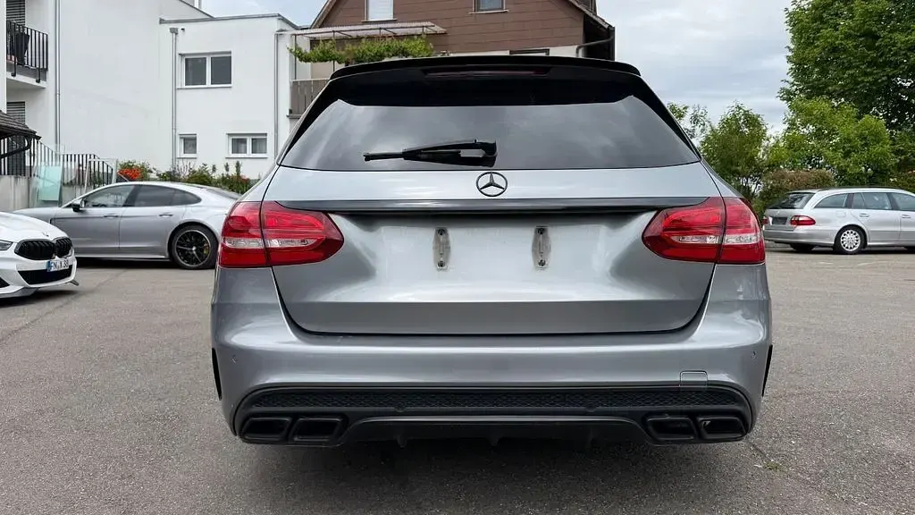 Gebraucht Mercedes C300 AMG 245 PS (180 kW) 2015 Palladiumsilber Kombi