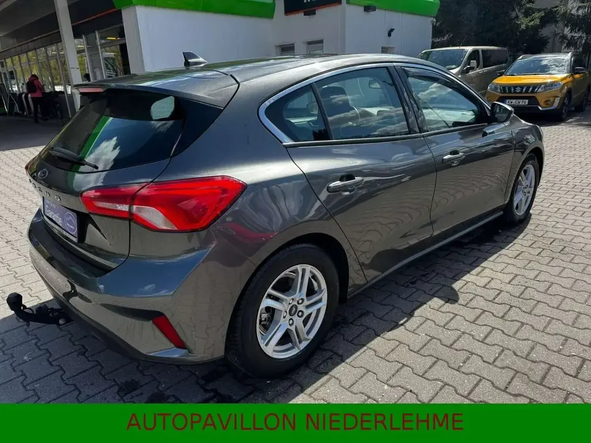 Gebraucht Ford Focus 125 PS (91 kW) 2019 Grau Limousine