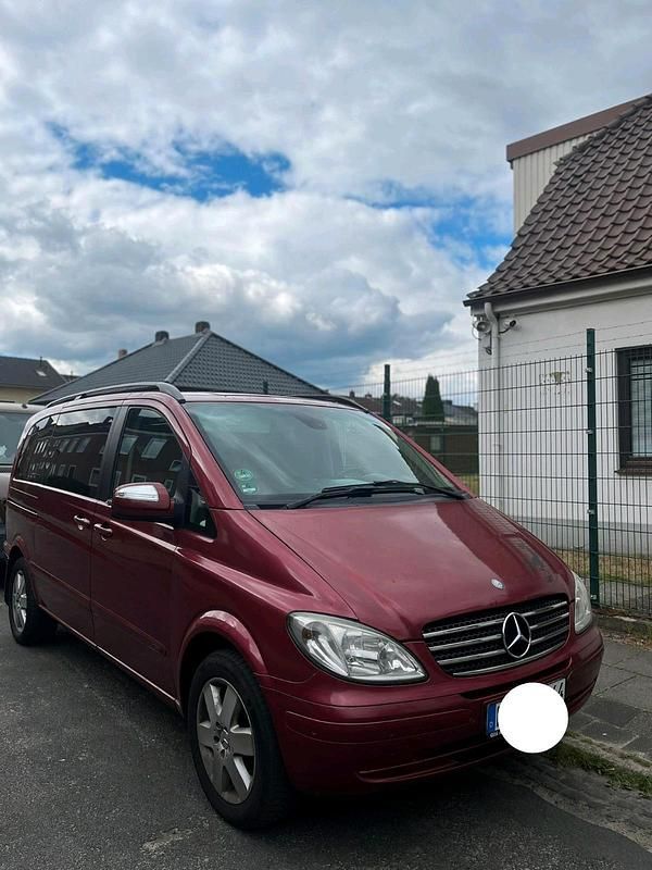 Rot Gebraucht 2010 Mercedes Viano Van / Kleinbus | 7.777 € (Superpreis) - Bild 1/4