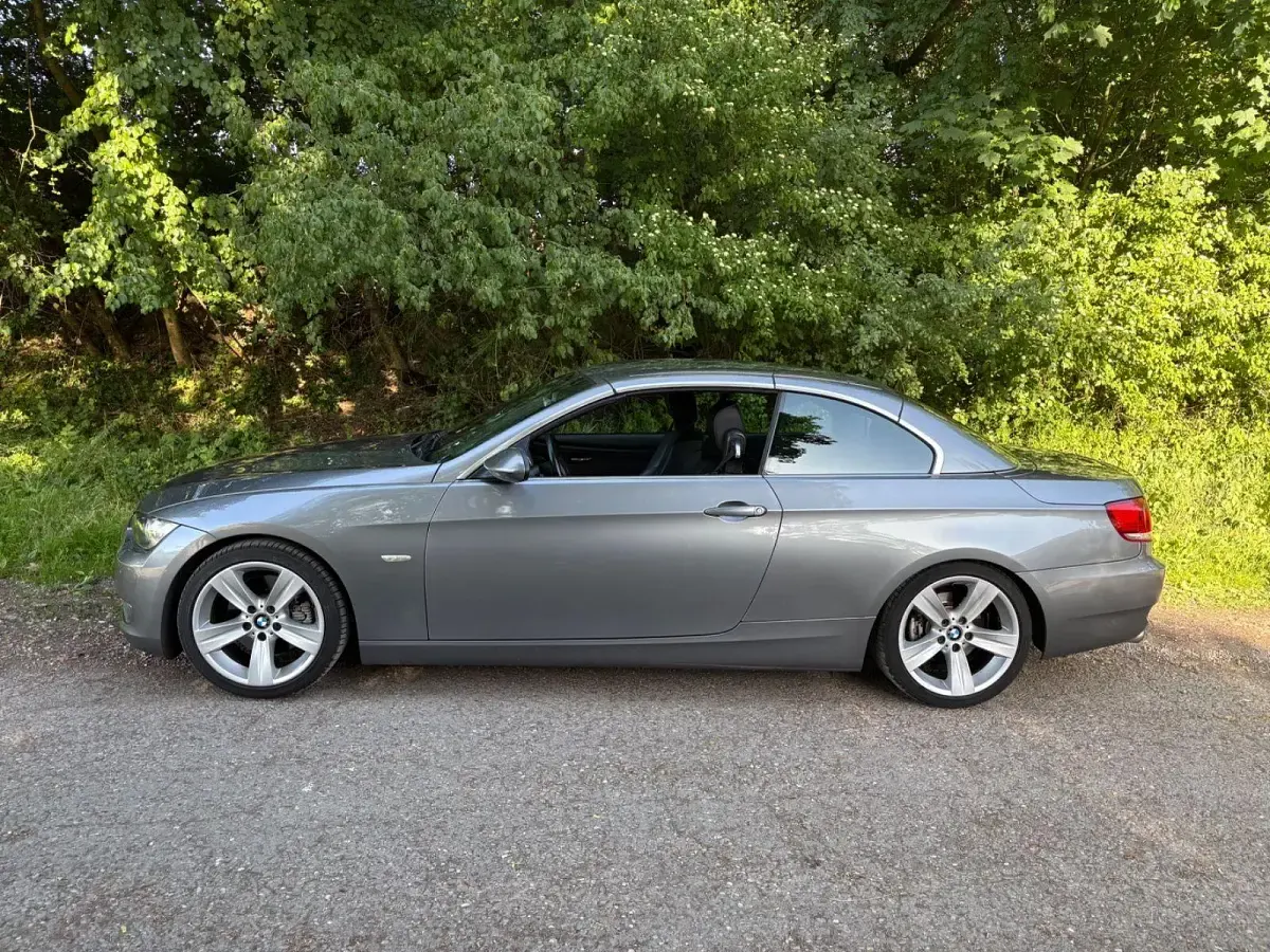 Gebraucht BMW 325 Cabriolet Performance 218 PS (160 kW) 2007 Grau Cabrio