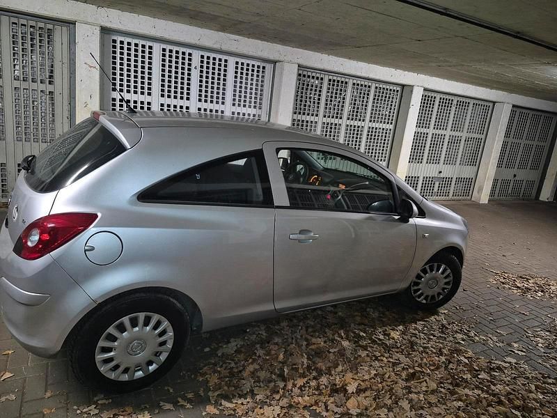 Second-hand Opel Corsa 80 CP (58 kW) 2009 Argintiu Hatchback
