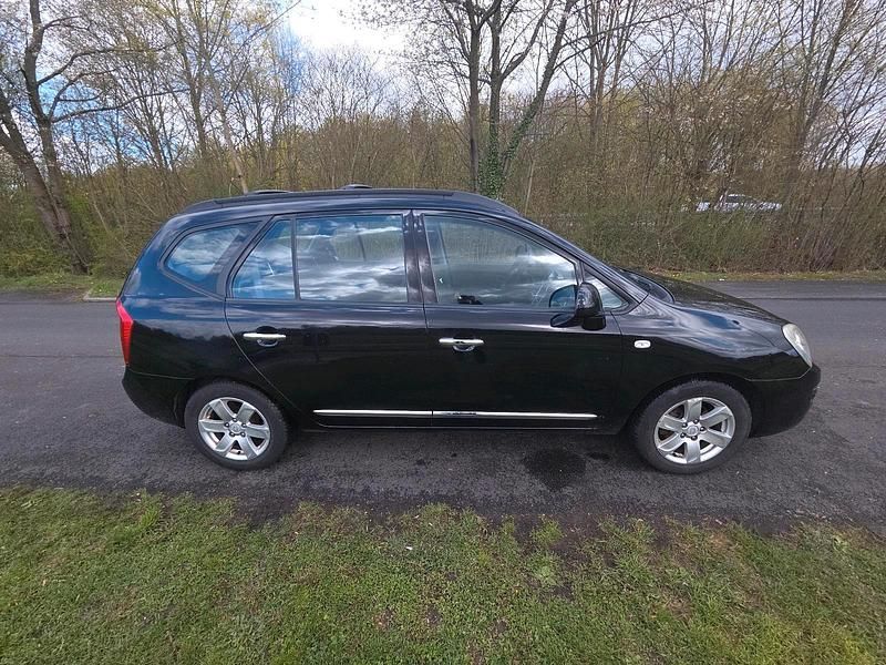 Gebraucht Kia Carens 144 PS (105 kW) 2009 Schwarz Van / Kleinbus