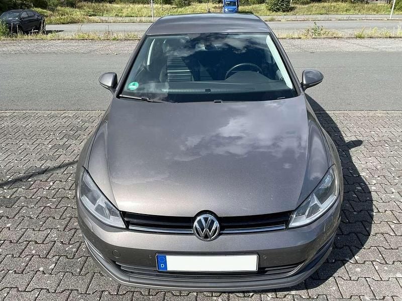 Grau Gebraucht 2015 VW Golf VII Cup Limousine | 7.400 € (Guter Preis) - Bild 1/4