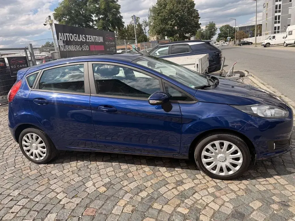 Gebraucht Ford Fiesta Celebration 101 PS (74 kW) 2017 Blau Kleinwagen