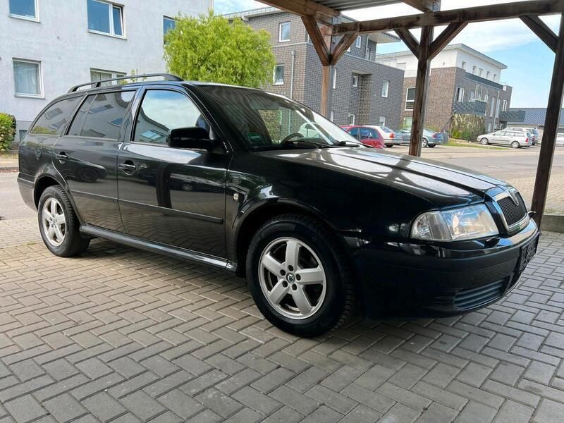 Schwarz Gebraucht 2003 Skoda Octavia Kombi | 1.850 € (Etwas zu teuer) - Bild 1/4