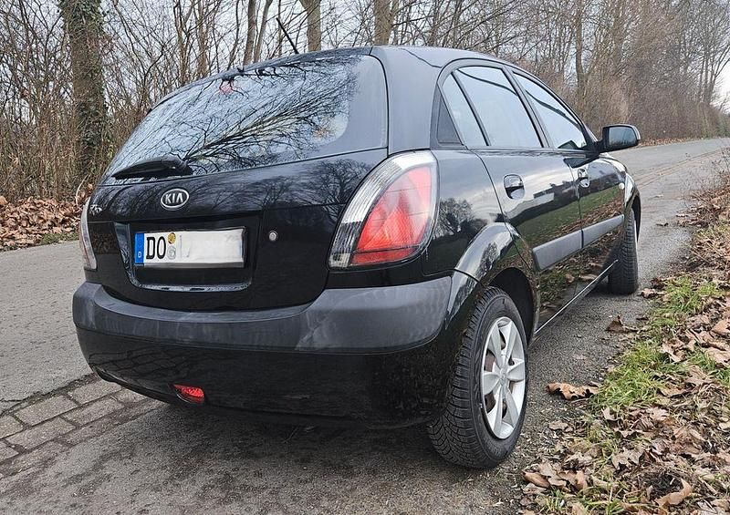 Gebraucht Kia Rio EX 97 PS (71 kW) 2007 Schwarz Limousine