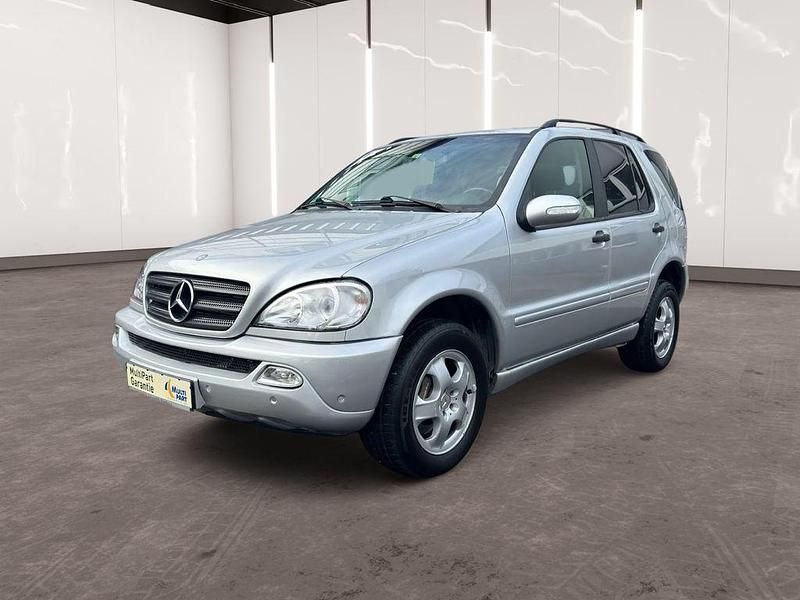 Gebraucht Mercedes ML270 163 PS (119 kW) 2003 Silber SUV