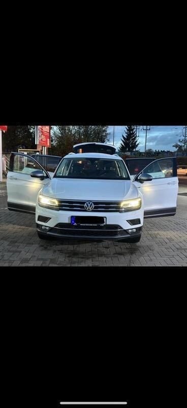 Weiß Gebraucht 2019 VW Tiguan Allspace Highline SUV | 25.500 € (Fairer Preis) - Bild 1/4