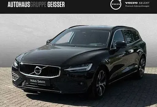 Używany Volvo V60 Core 197 KM (144 kW) 2025 Czarny Kombi