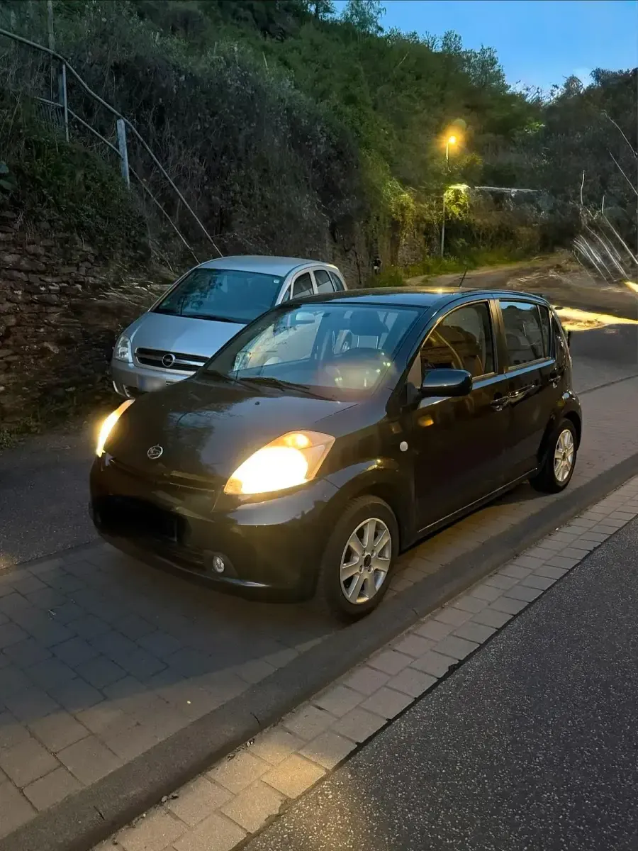 Gebraucht Daihatsu Sirion 87 PS (63 kW) 2007 Schwarz Kleinwagen