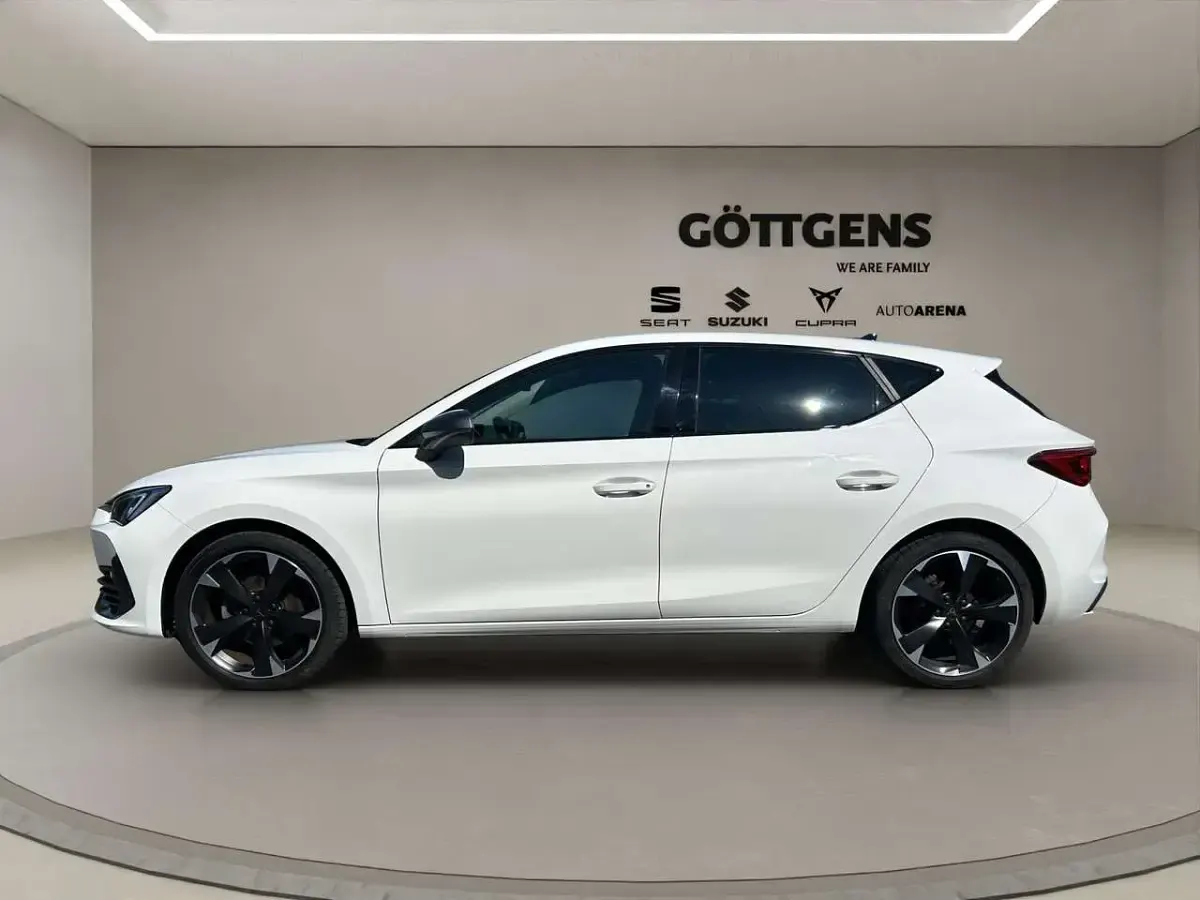 Gebraucht Cupra Leon Basis 150 PS (110 kW) 2024 Weiß Limousine