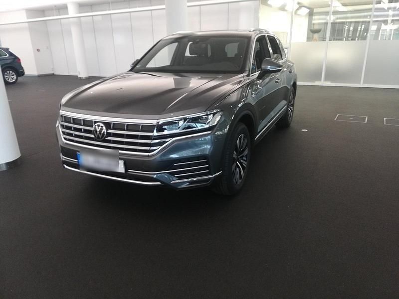 Grau Gebraucht 2021 VW Touareg Elegance SUV | 52.000 € (Etwas zu teuer) - Bild 1/4