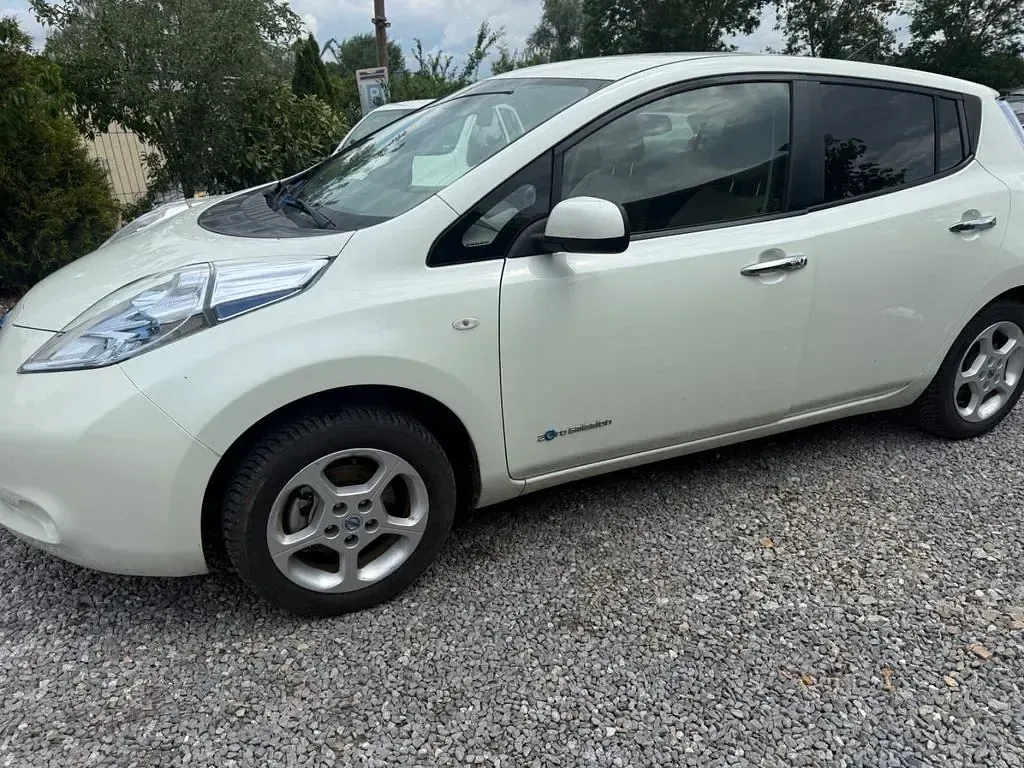 Gebraucht Nissan Leaf Basis 80 kW (109 PS) 2013 Weiß Kleinwagen