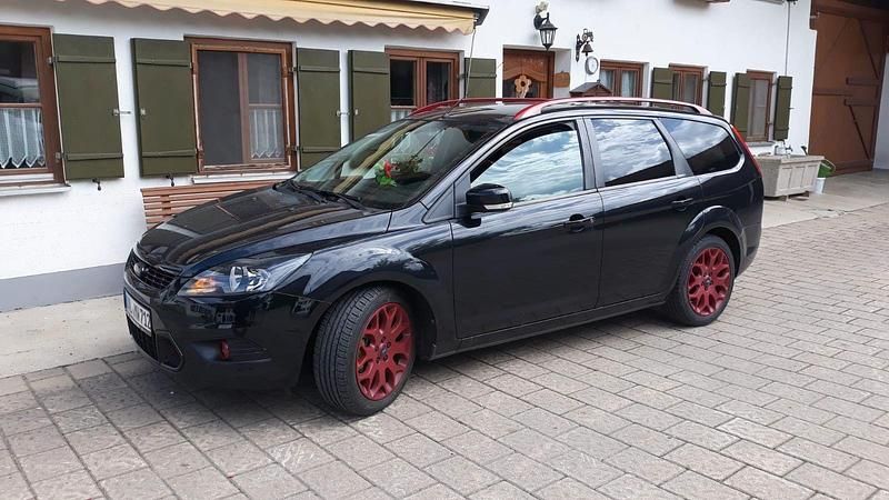 Schwarz Gebraucht 2009 Ford Focus Kombi | 1.800 € (Fairer Preis) - Bild 1/4